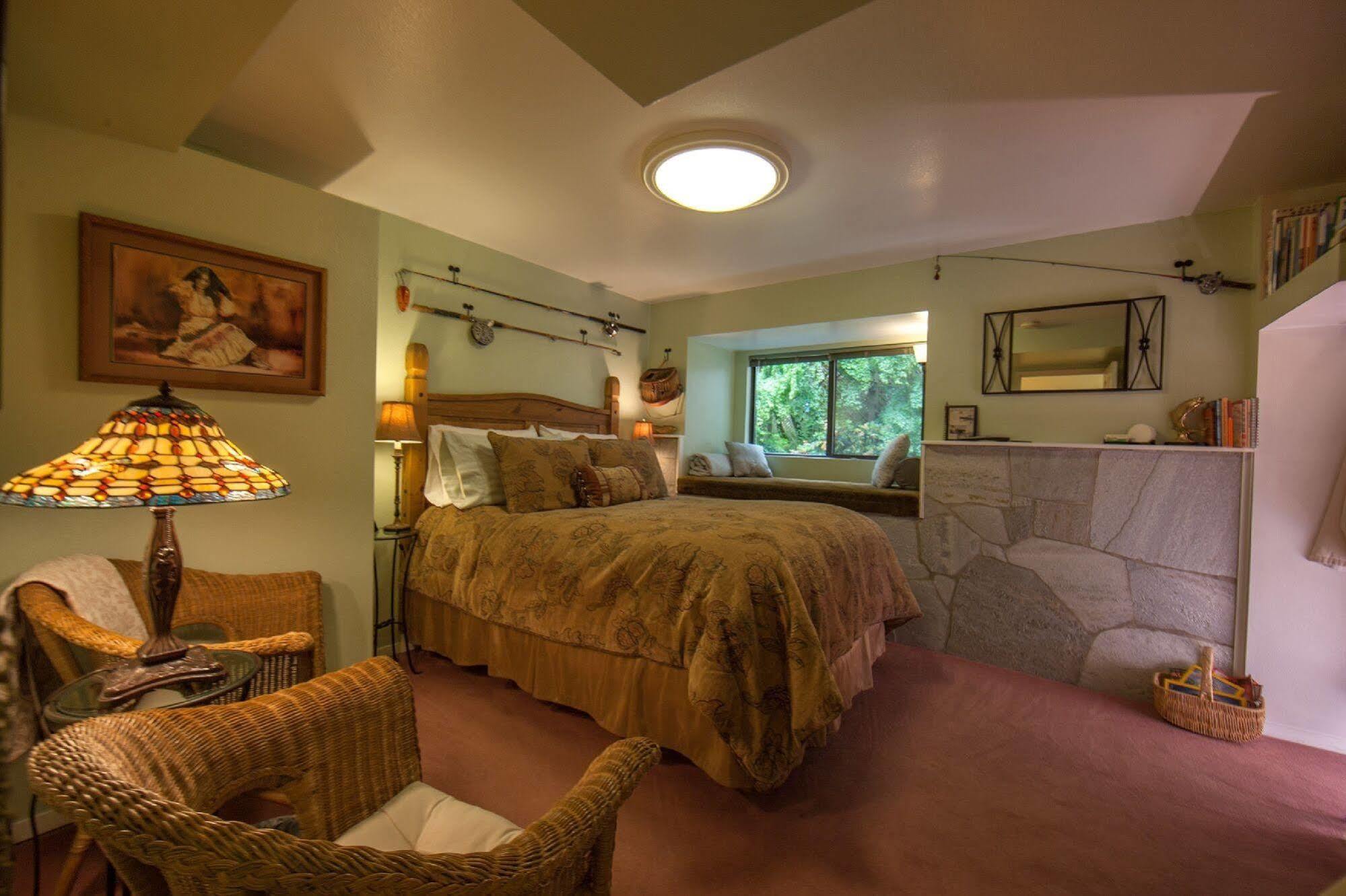 Hillside House Bed And Breakfast Фрайдей-Харбор Экстерьер фото
